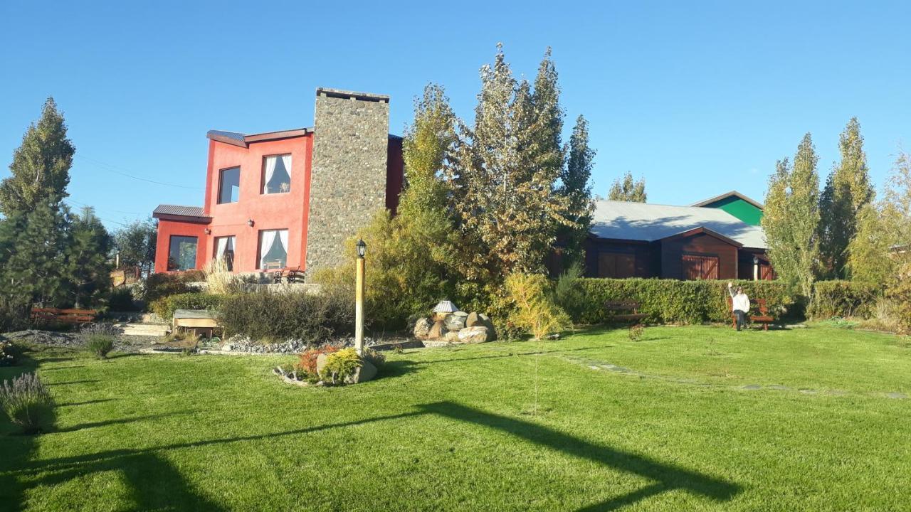 Hosteria Rukahue El Calafate Exterior photo